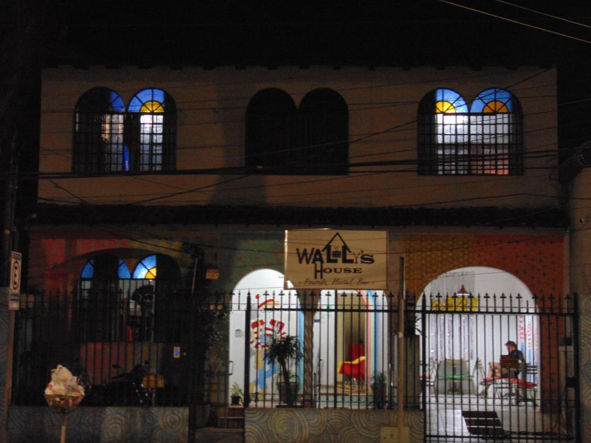 Wally's House Albergue *